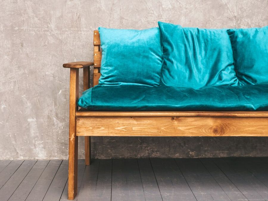 Roys Garden - inspiracje - 5 Niezawodnych Sposobów na Ożywienie Twojego Ogrodu za Pomocą Kolorowych Mebli - 02