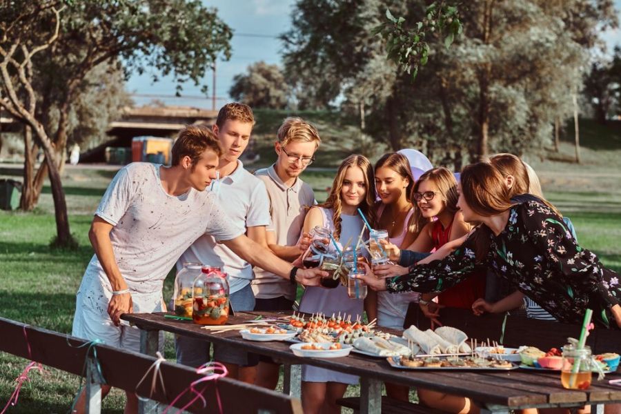Roys Garden - inspiracje - 5 Pomysłów na Rodzinne Wieczory przy Domowym Grillu - 01